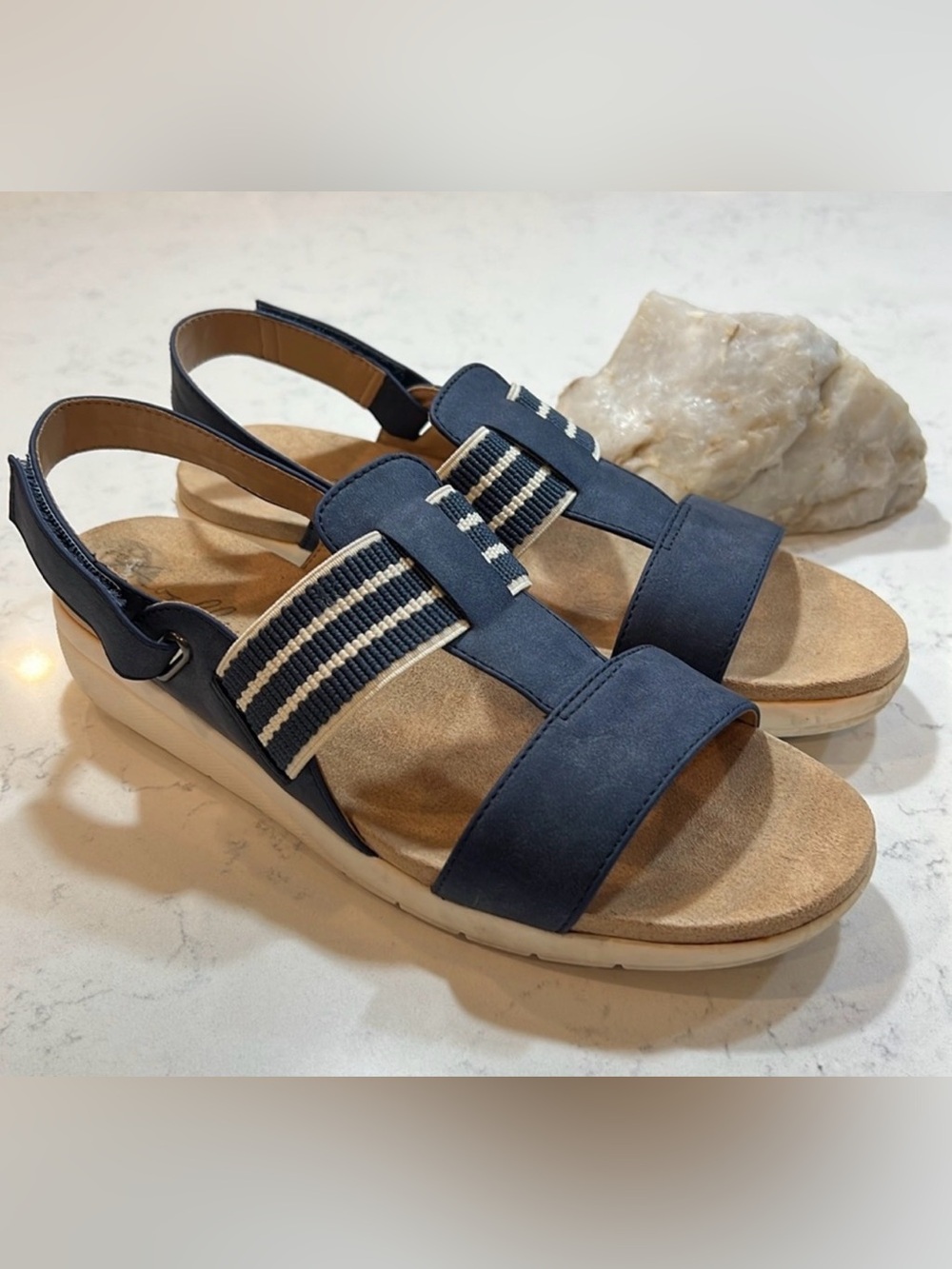 Abella zodiac blue and white deals wedge pump size 8.5